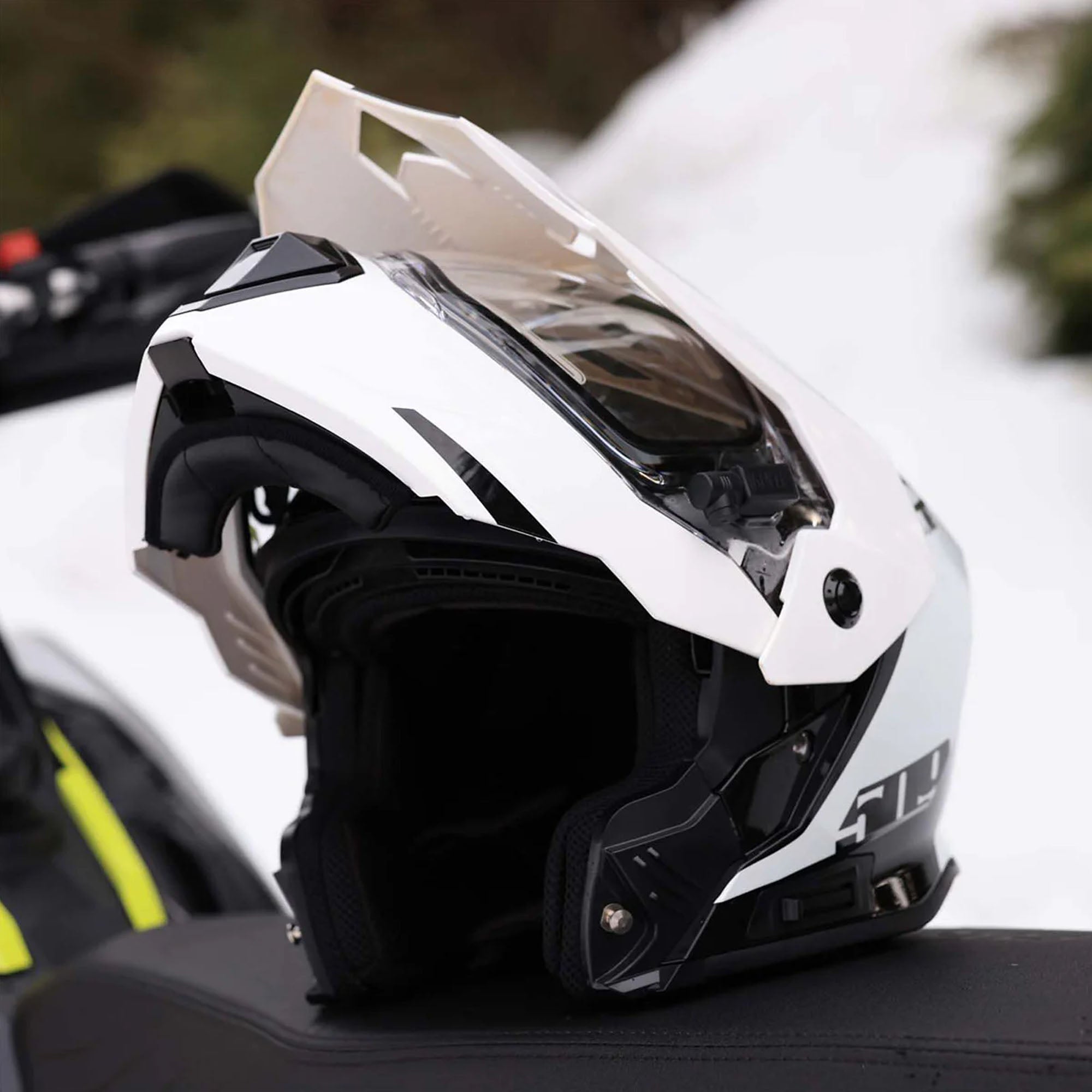 509 Delta R4 Ignite Snowmobile Helmet Stormchaser (2024) White