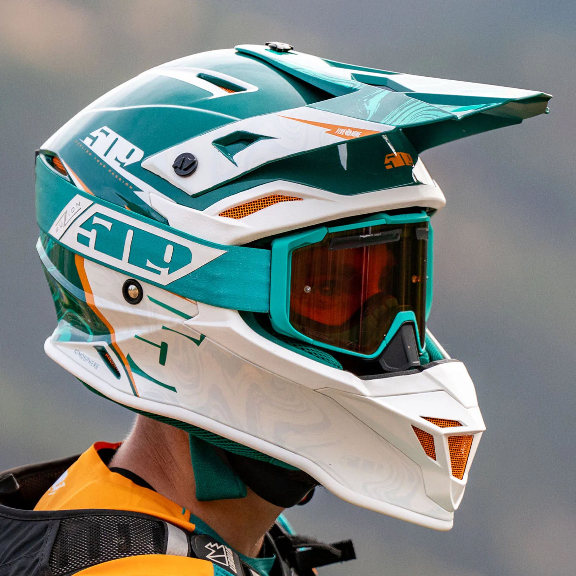 509 Atmosphere Offroad Helmet Double D-Ring Closure Vented DOT ECE Gneiss FMVSS 218