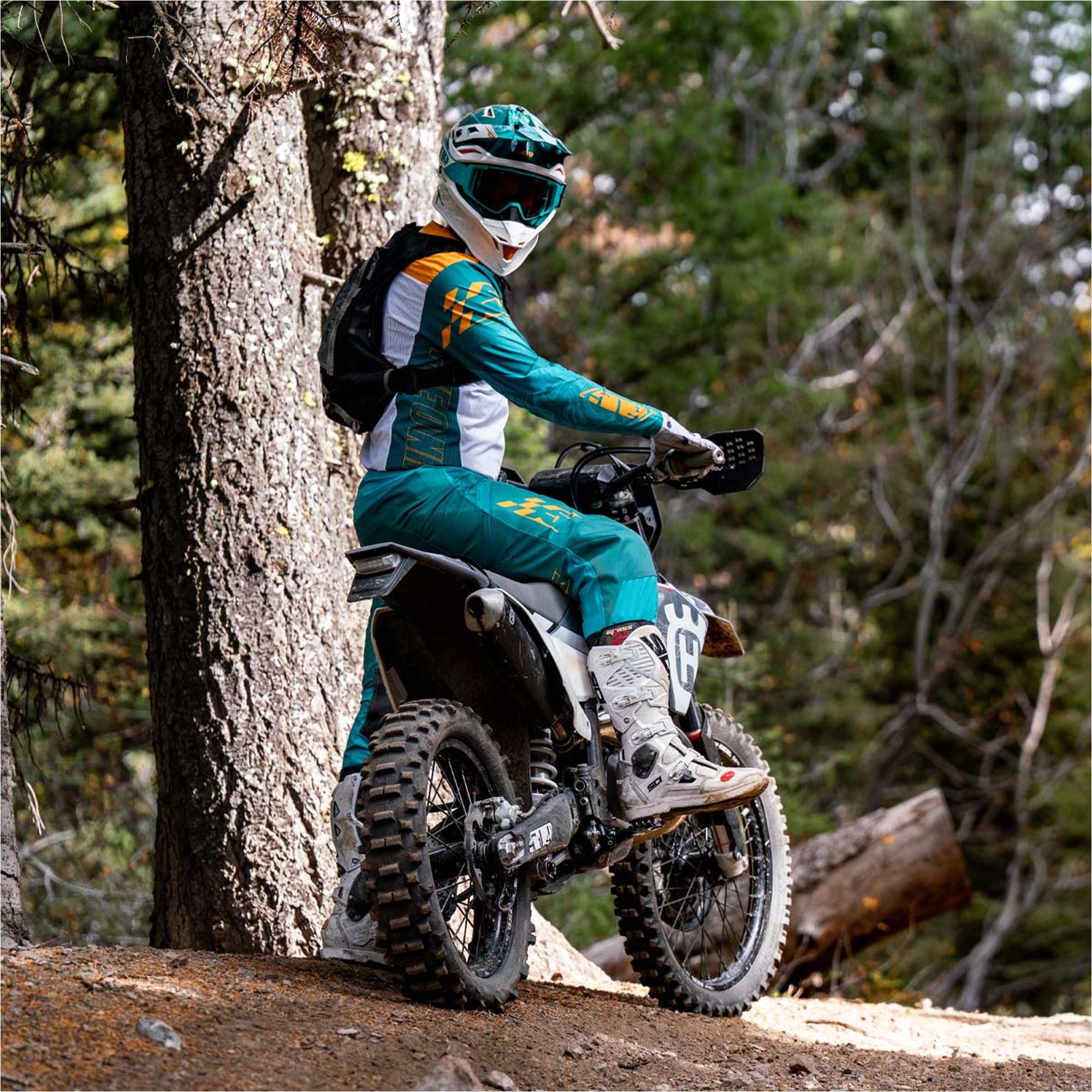 509 Atmosphere Offroad Helmet Double D-Ring Closure Vented DOT ECE Gneiss FMVSS 218