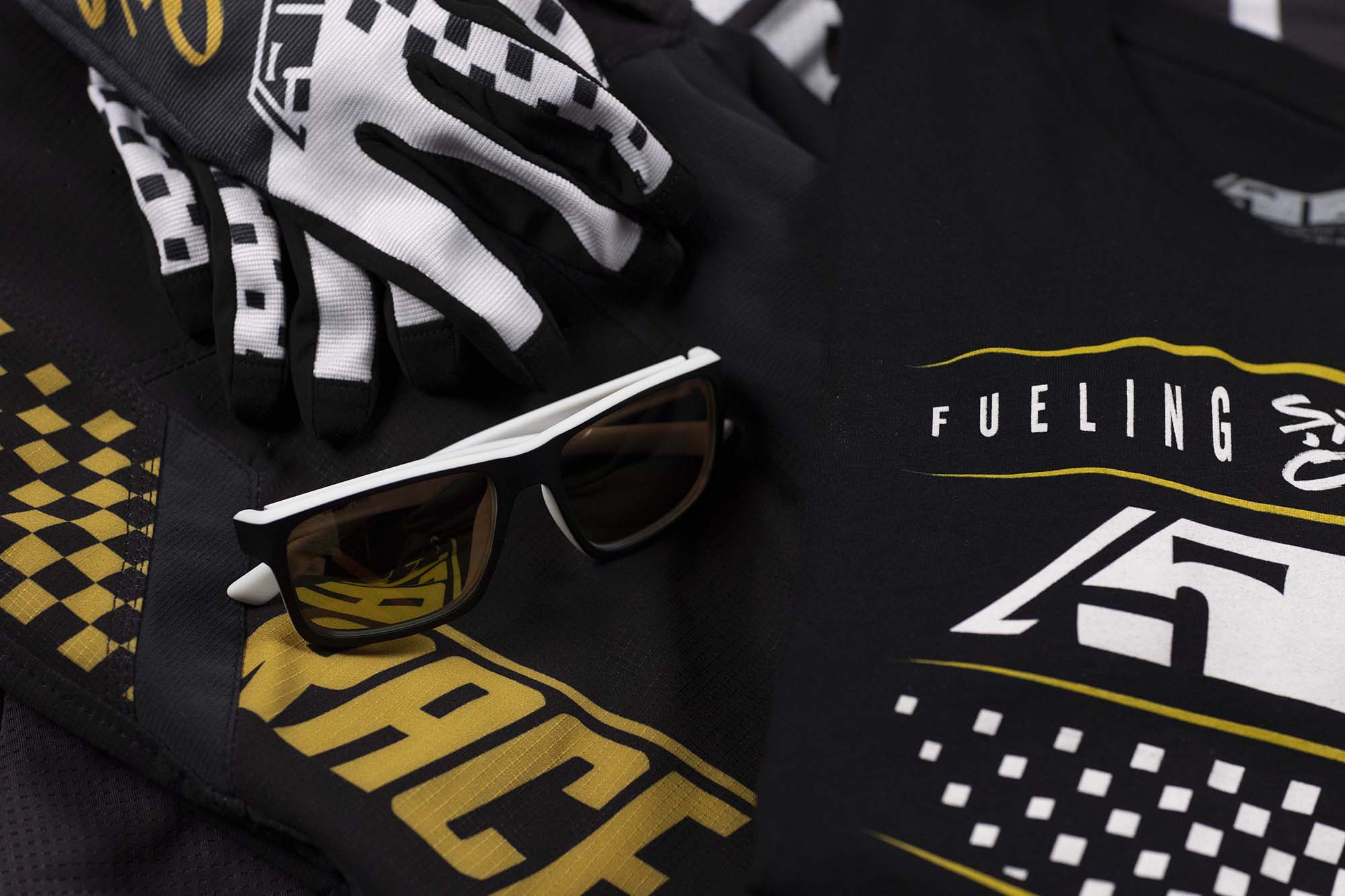 509 F02003700-000-002 Deuce Sunglasses Polarized Anti-Scratch Flexible Frame Speedsta