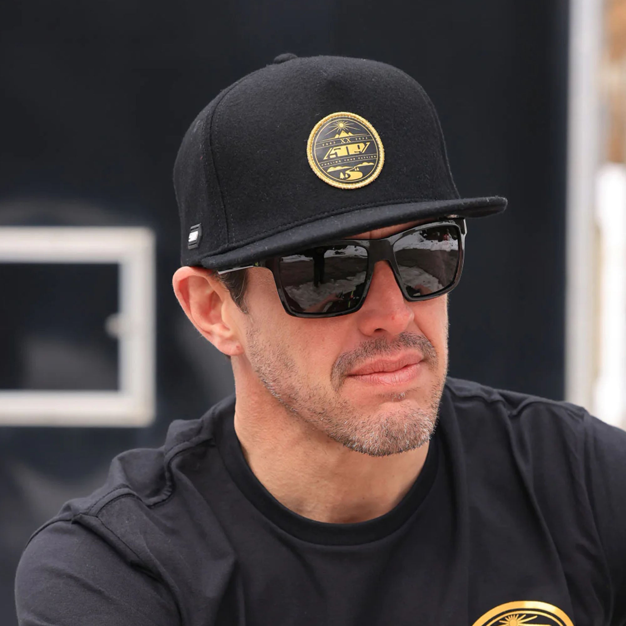 509 F02015800-000-911 Riser Elite Polarized Photochromatic Smoke To Dark Smoke Tint Black