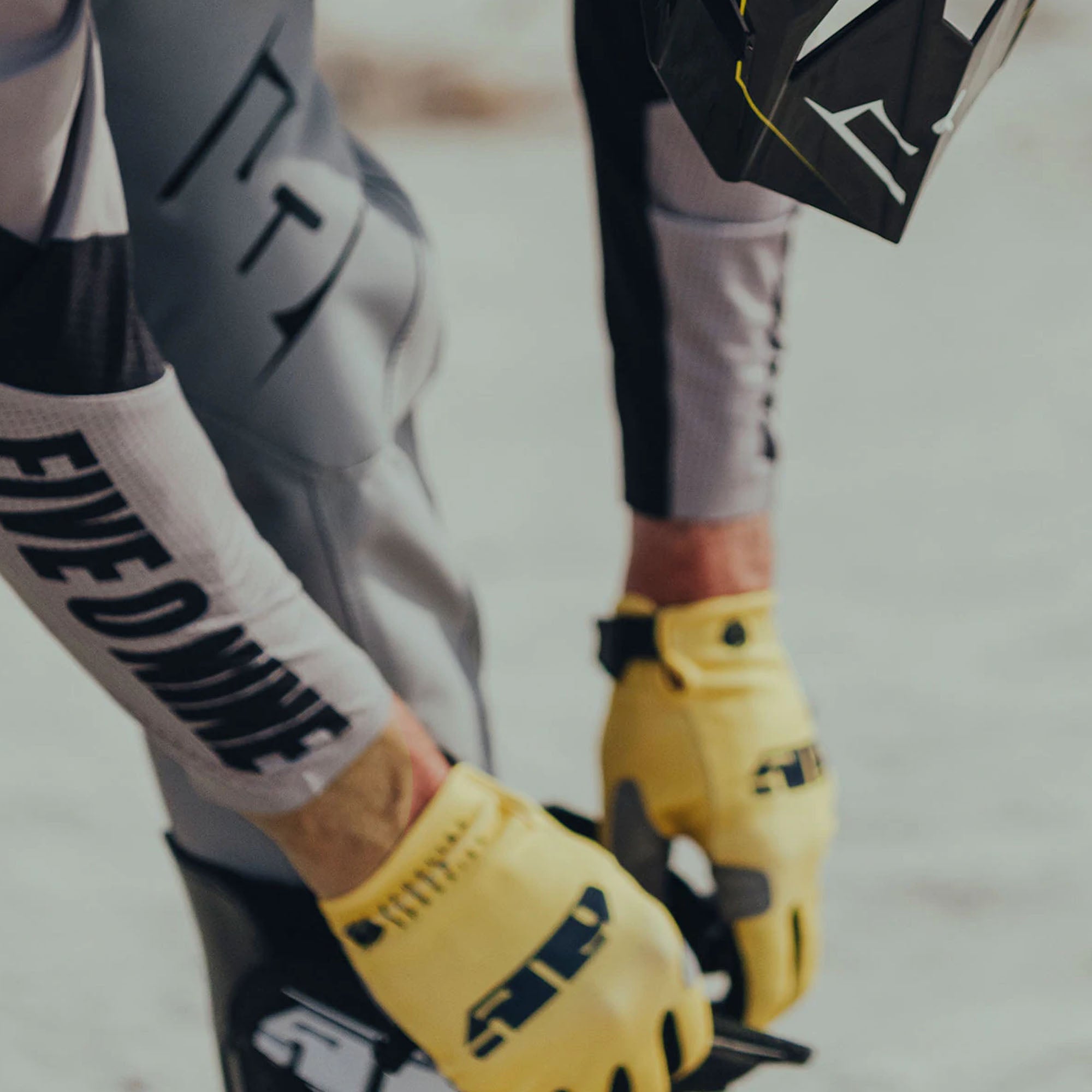 509 Low 5 Gloves