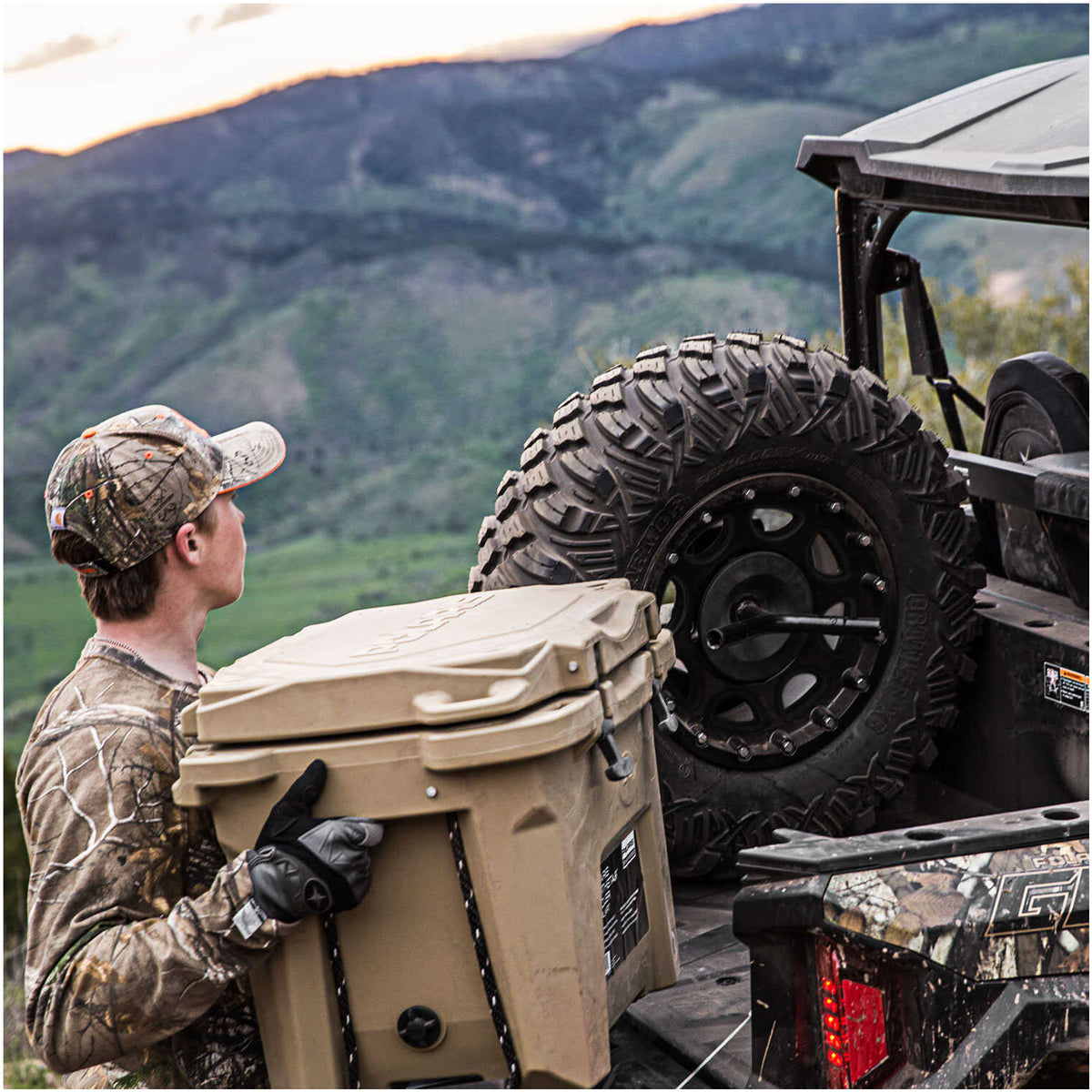 Polaris Desert Northstar 30 Quart Cooler 2881315 alternate view