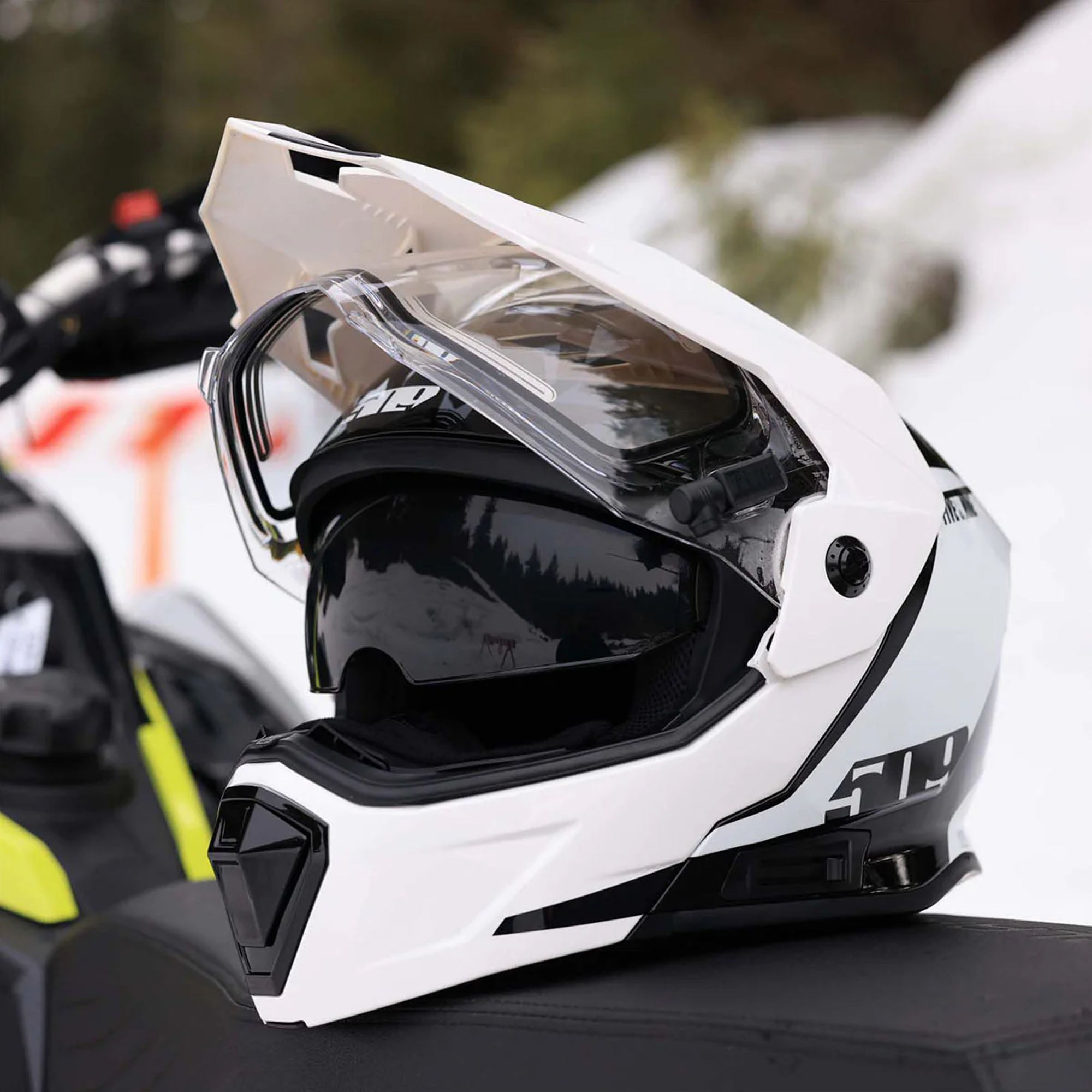 509 Delta R4 Ignite Snowmobile Helmet Stormchaser (2024) White