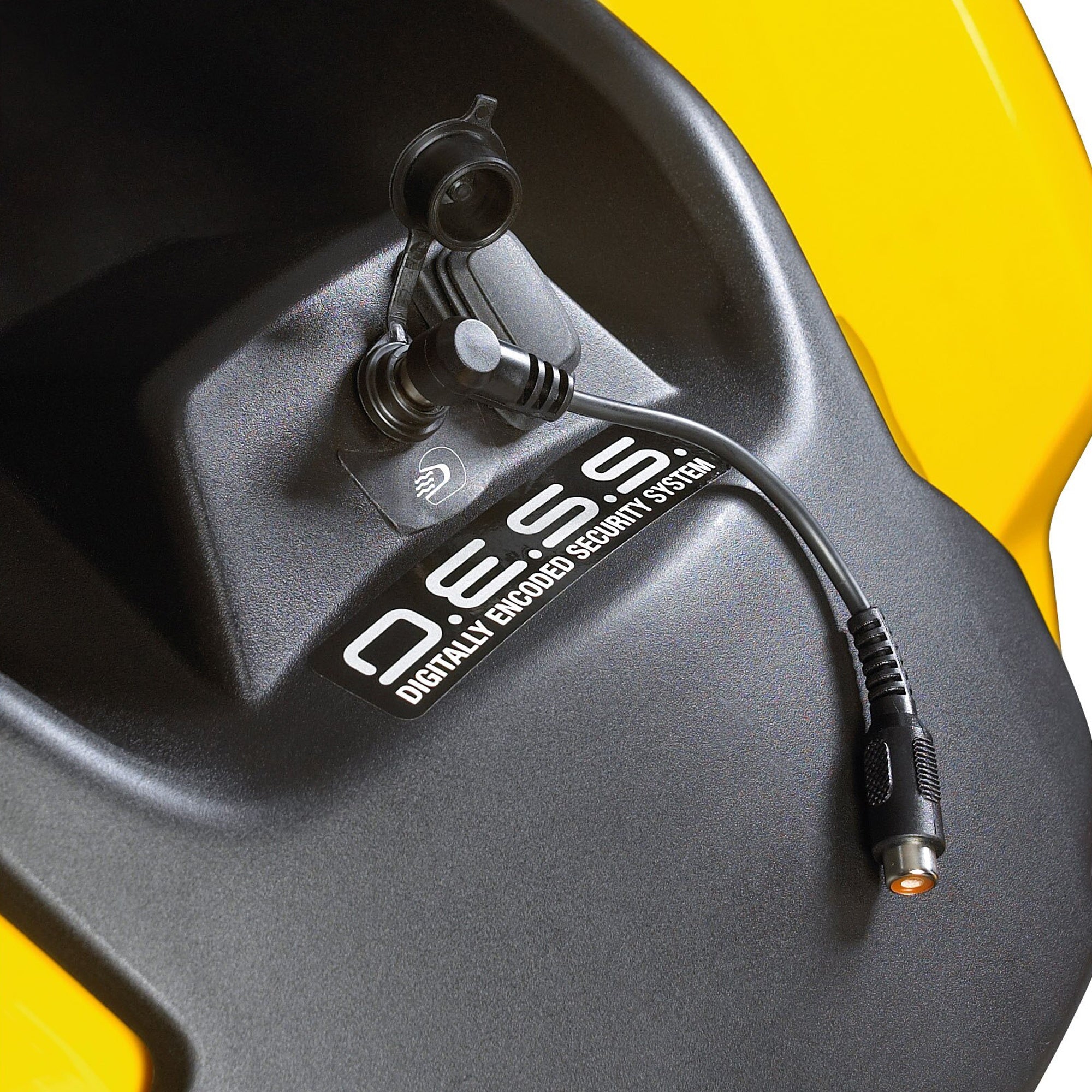 BRP Can-Am 715001246 Heated Visor Outlet Defender Commander XC 1000 900 570 800